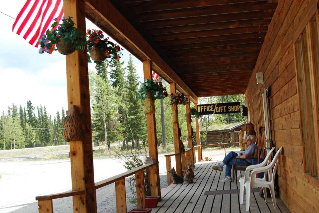 The Golden Bear Motel Tok Luaran gambar