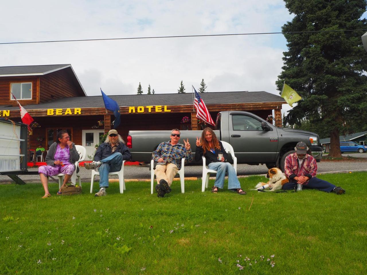 The Golden Bear Motel Tok Luaran gambar